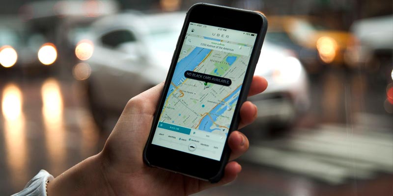 Plantean regular Uber y otros servicios de taxi por aplicación